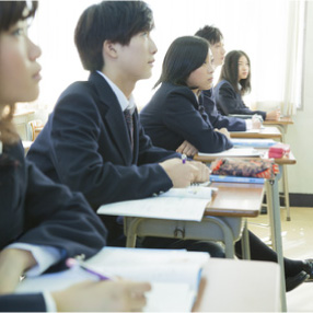 学校の勉強だけで大丈夫?